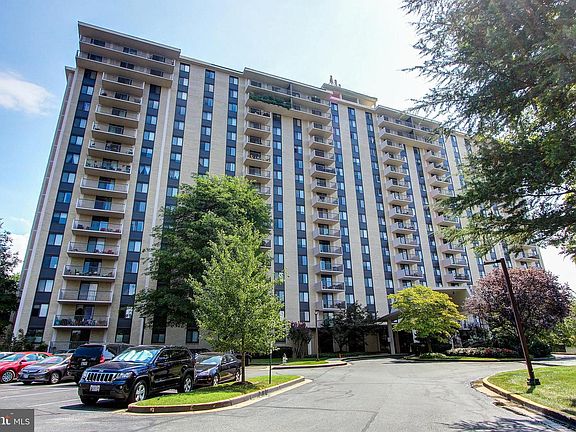 3rd image of 7420 Westlake Ter APT 612