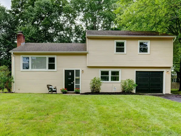 37 Lyman Road, West Hartford, CT 06117