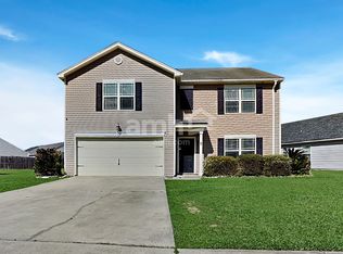 2 Crystal Lake Dr, Savannah, GA 31407