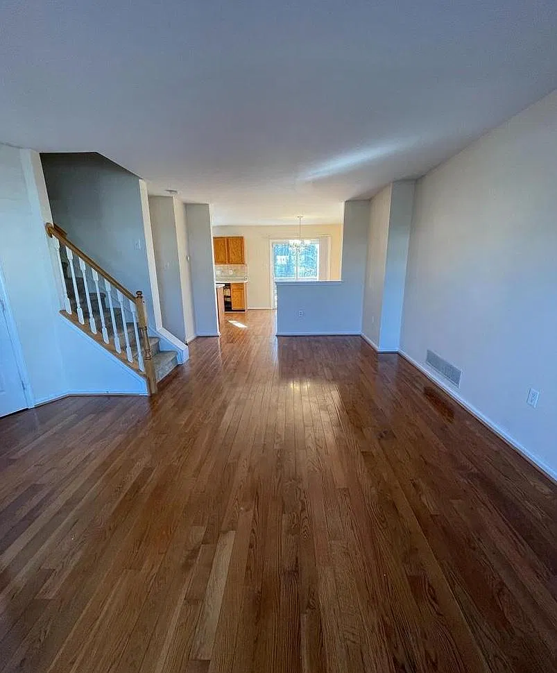 3 bed, 2.5 bath, 1650 sqft, $2,400 — Photo 3