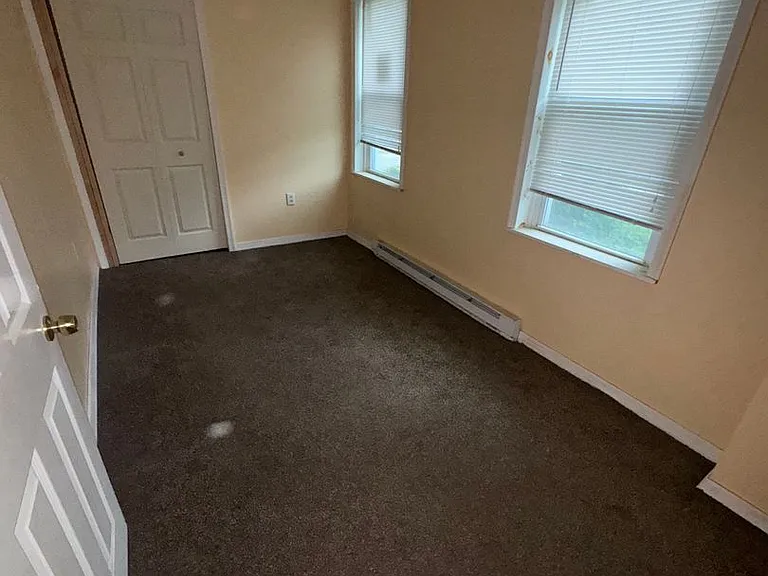 4 Creek Ave — Photo 4