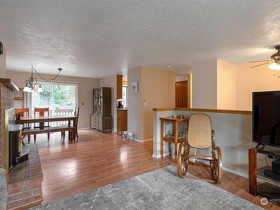4th image of 728 Kristi Court