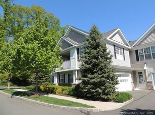 2 Franklin Ct #2, Newtown, CT 06470