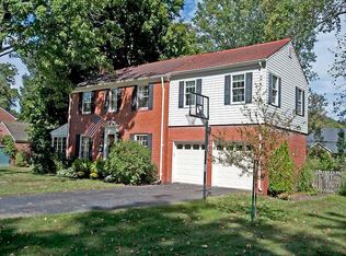 462 Maple Ln, Sewickley, PA 15143