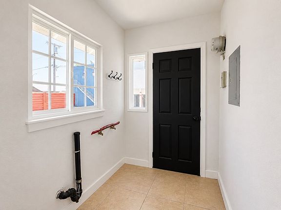 5th image of 2566 Broadway