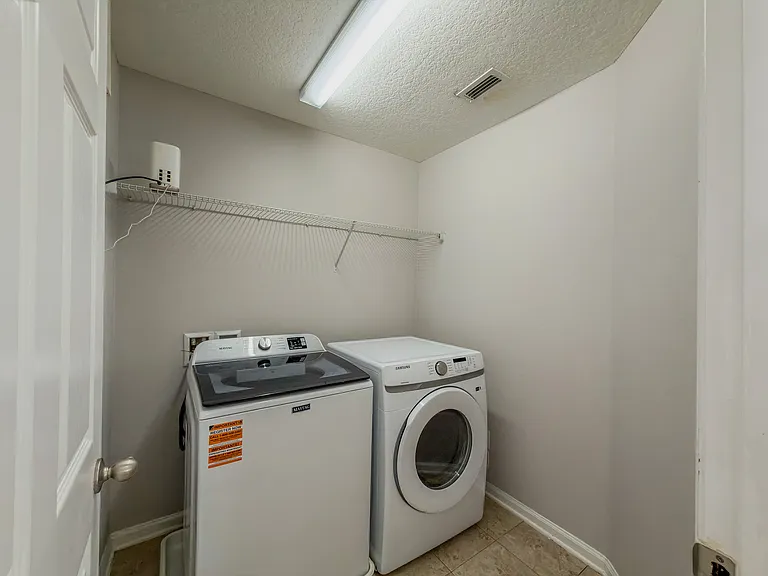 508 Howland Dr — Photo 7