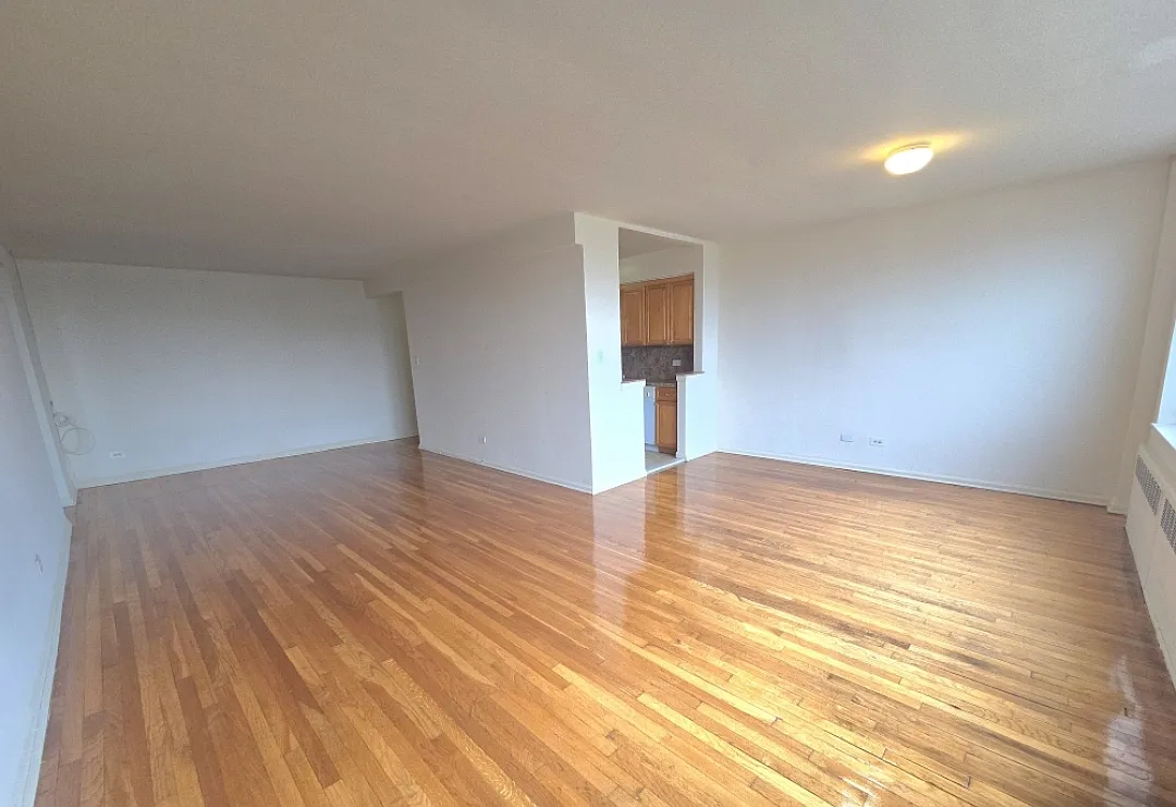 1 bed, 825 sqft, $2,297 — Photo 1