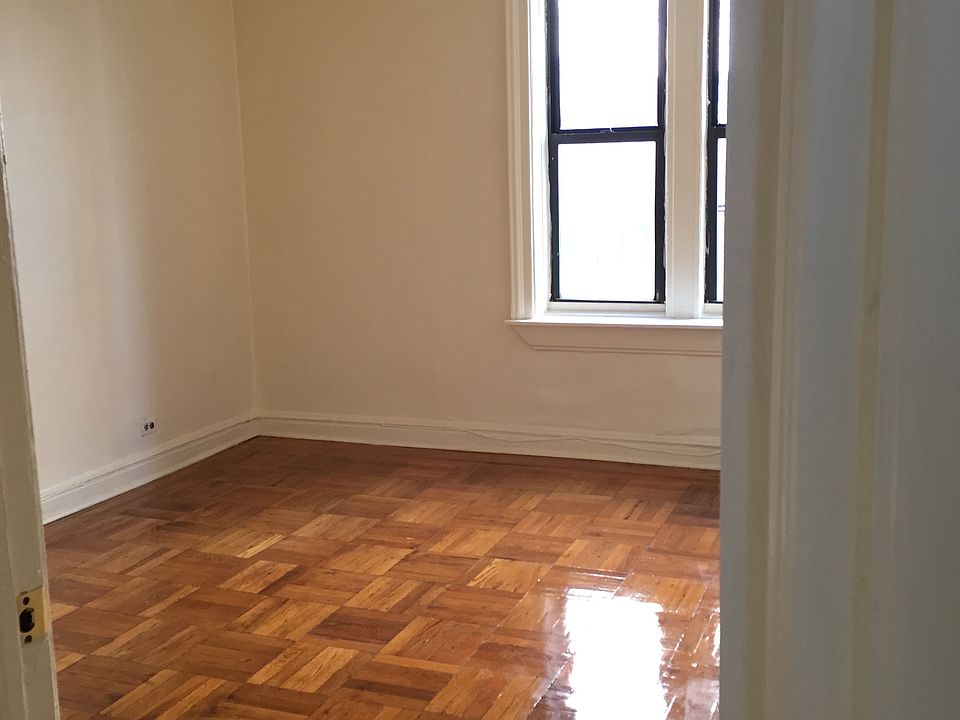 2nd image of 2705 Kings Hwy #5Q