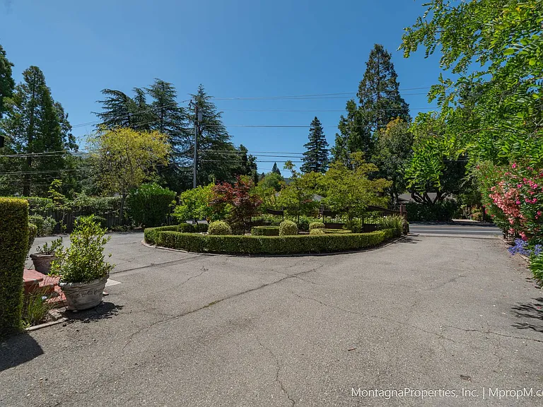 16911 Kennedy Rd — Photo 4