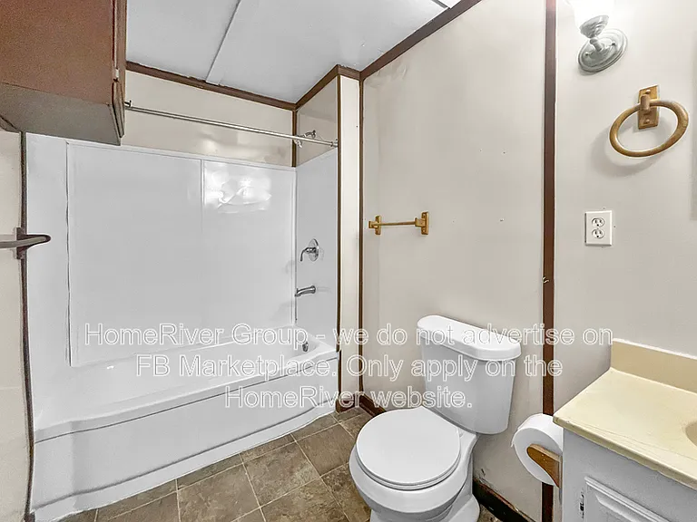 2304 Walnut St — Photo 10