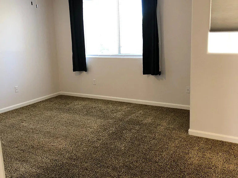 5626 E Kelton Ln — Photo 7