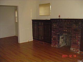 2nd image of 2002 Sacramento St