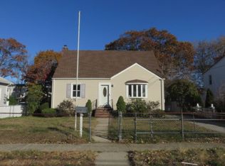 81 Fir St, Valley Stream, NY 11580