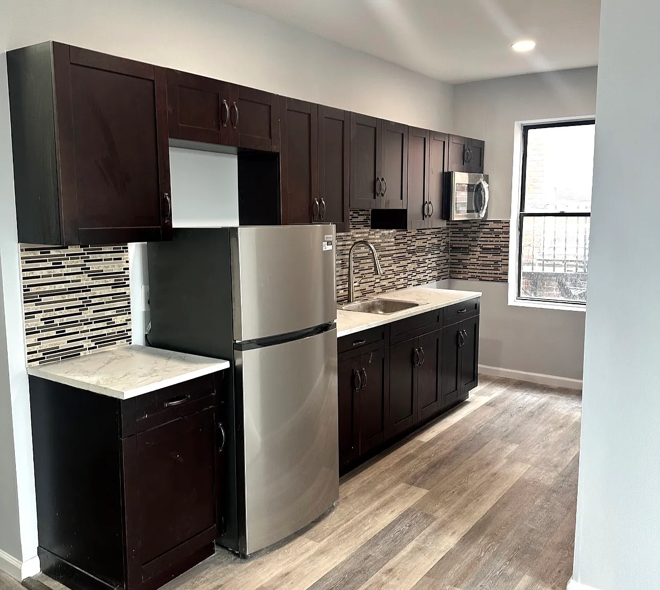 43 Broadway — Photo 1