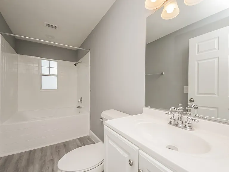 2022 Valencia Cir — Photo 17