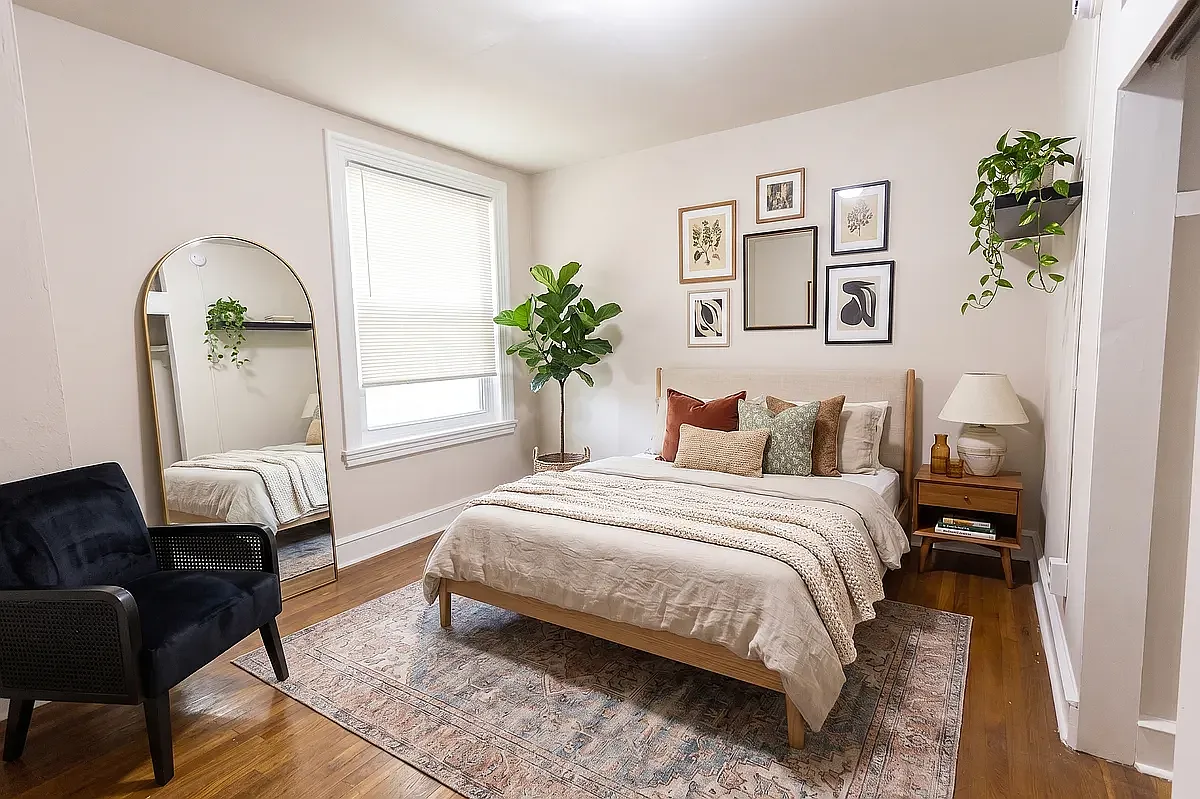 3 bed, 900 sqft, $2,500 — Photo 4
