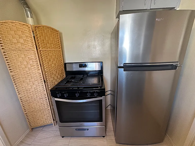 Silverlake Garden Apartments — Photo 58