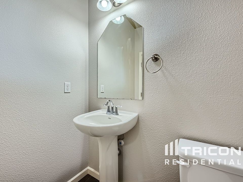 1st image of 15828 92nd Avenue Ct E