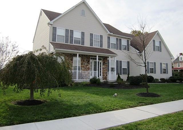 85 Pine Tree Front