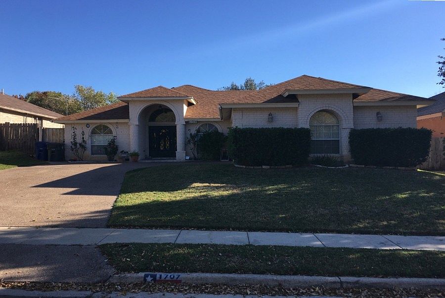 1st image of 1707 Woodland Dr