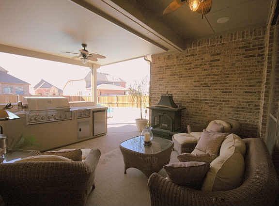 3rd image of 1835 Palo Pinto Dr