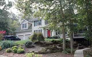 1st image of 711 Laurel Ln