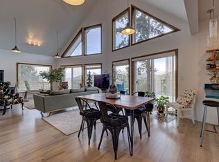 5280 Cecil Hill Rd, Sunshine Coast, BC V0N 2H1