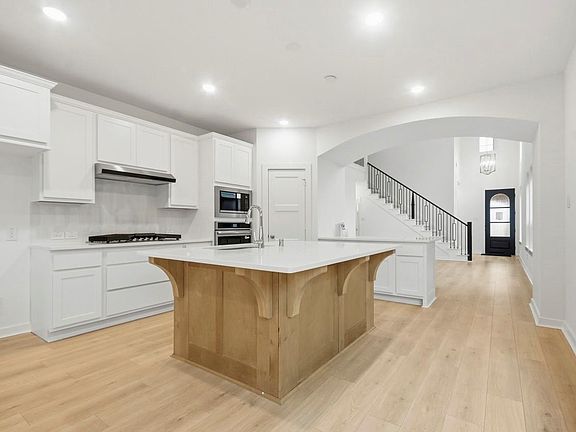 3rd image of 5326 Murillo Dr