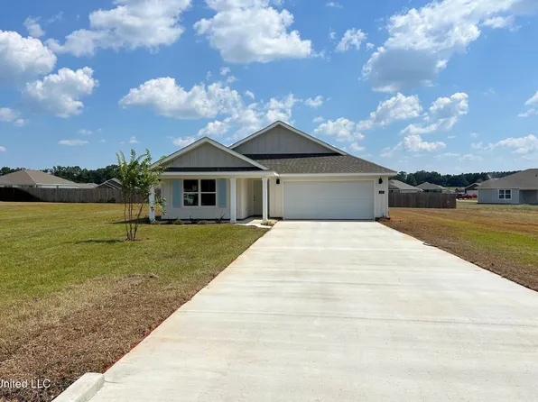 129 Magnolia Farms Dr, Lucedale, MS 39452