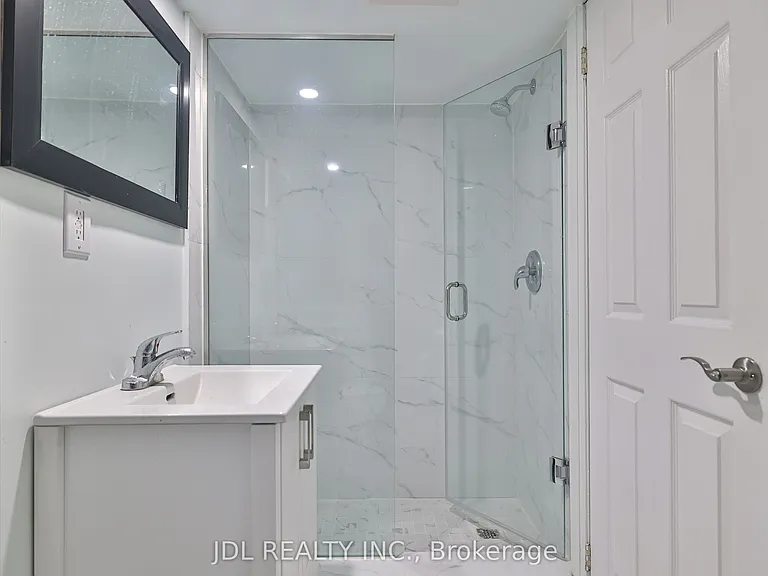 5 Sorauren Ave #7 — Photo 17