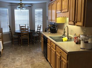 220 Autumn Woods Dr, Warner Robins, GA 31088