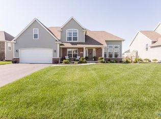 2873 Woods Edge Rd, Perrysburg, OH 43551