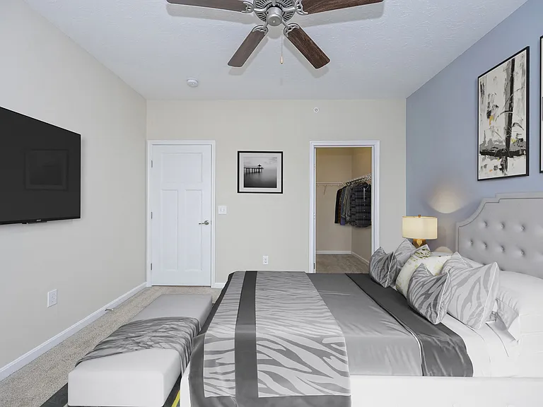 Monmouth Row Apartments — Photo 39