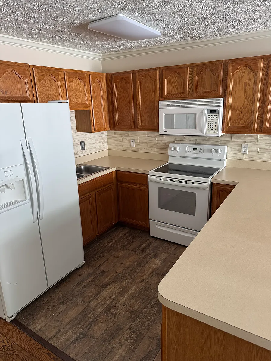 Building Photo - 404 Emory Ave #C