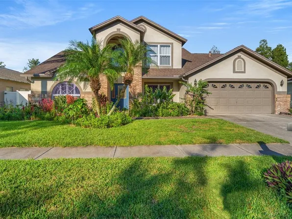 1352 Distant Oaks Dr, Zephyrhills, FL 33543