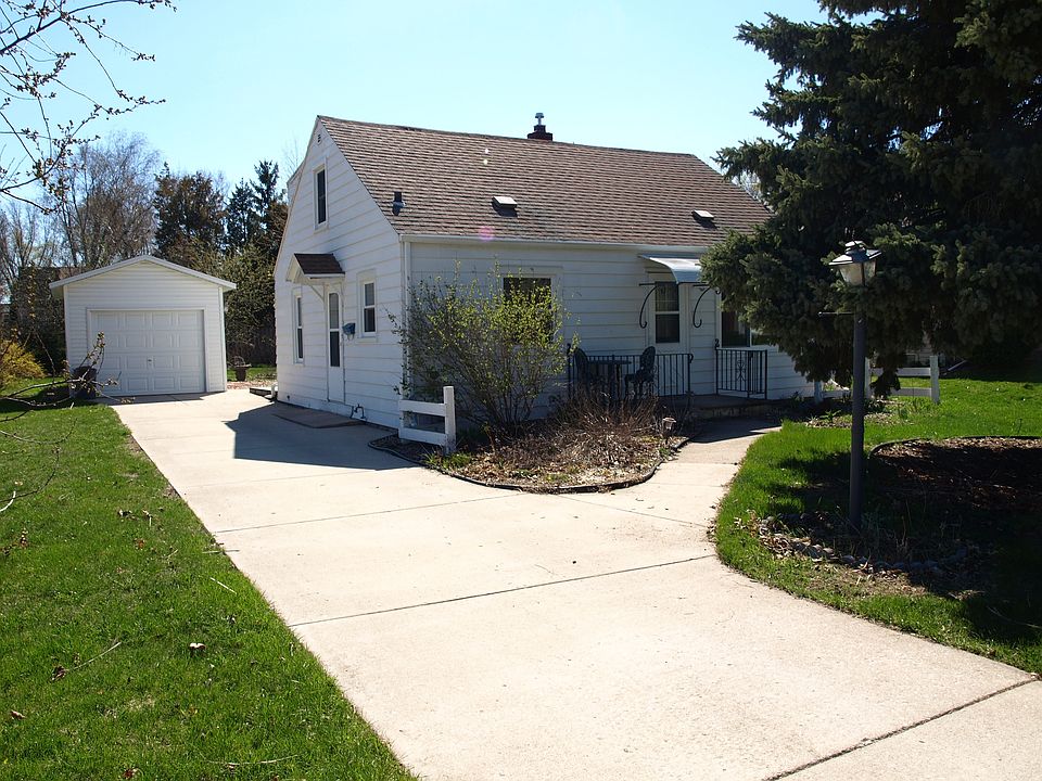 1st image of 235 Nicolet Pl
