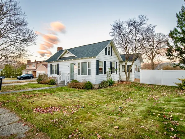 205 Market St, Amesbury, MA 01913