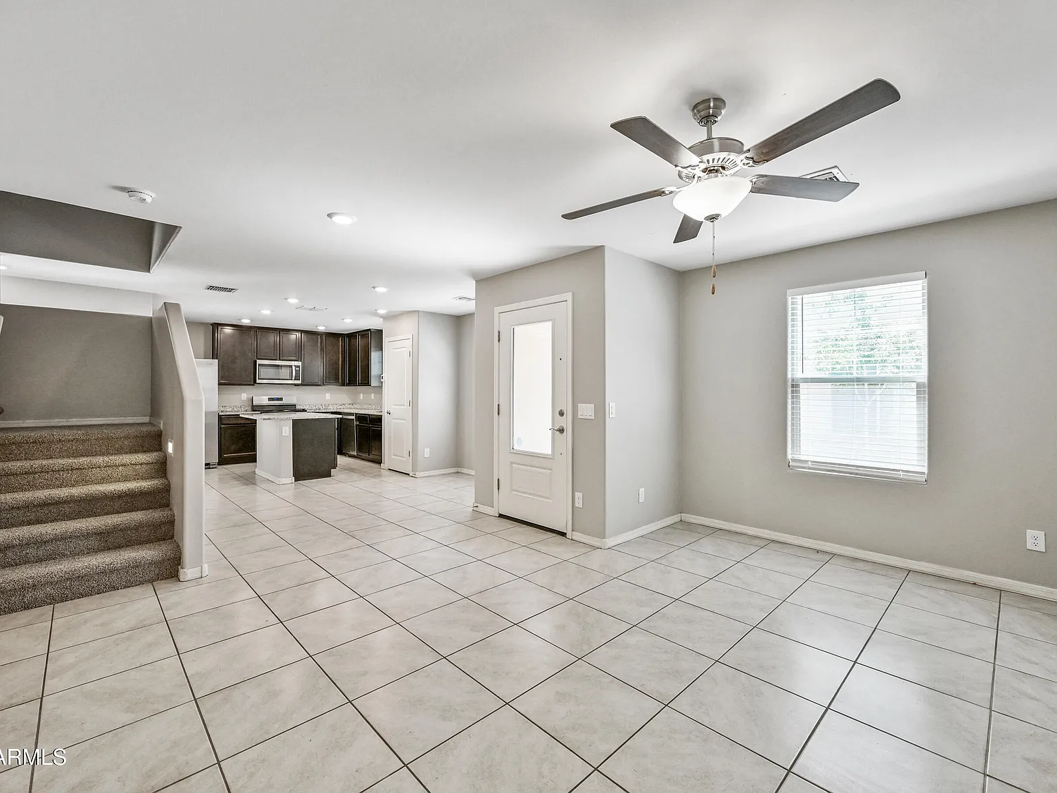 4 bed, 2.5 bath, 1933 sqft, $2,050 — Photo 3