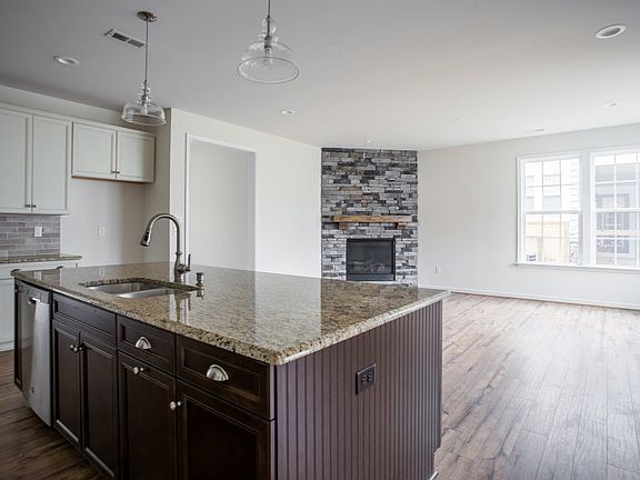 6610 Southwalk Heights-0004