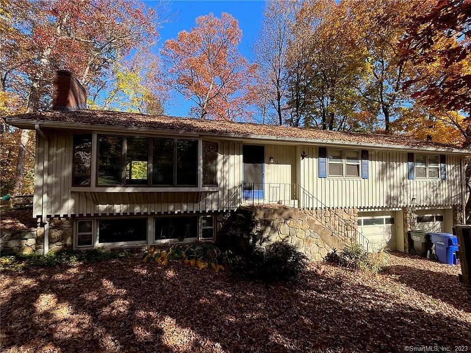 1st image of 121 Mountain Drive