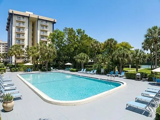 4550 NW 9th St #203E — Photo 2