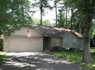 14 Edgewood Forest Ct, Spring, TX 77381