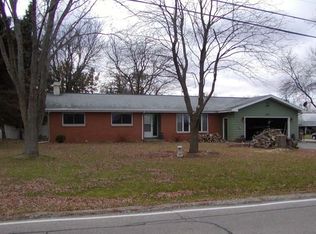 4219 Leonard Point Rd, Oshkosh, WI 54904