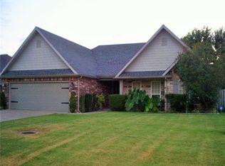 3628 Normandy St, Springdale, AR 72764