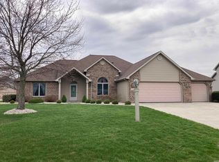 328 Ridge Ct, Ossian, IN 46777