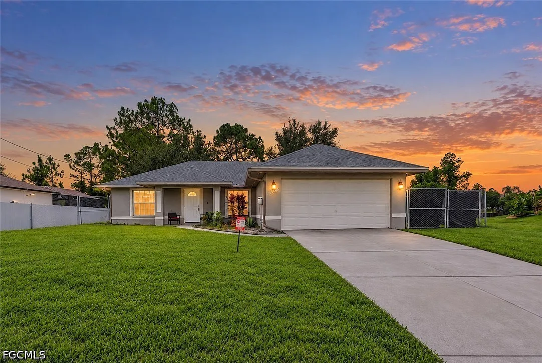 3 bed, 2.0 bath, 1307 sqft, $1,895 — Photo 1