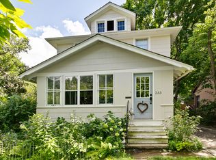 233 Walker Pl, Mundelein, IL