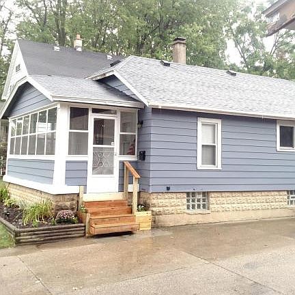 2nd image of 119 Melbourne St NE