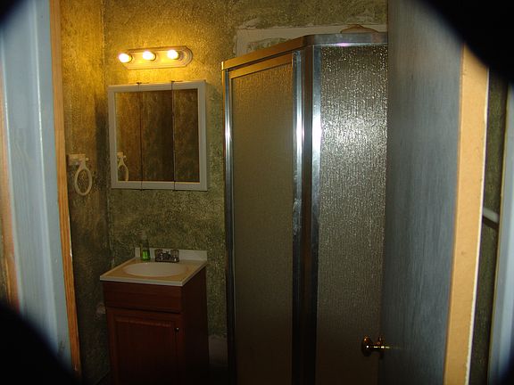 Main House 2nd Bathroom