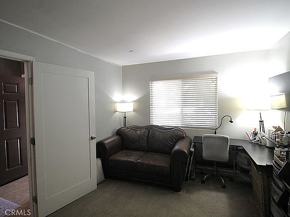 5th image of 916 Condor St